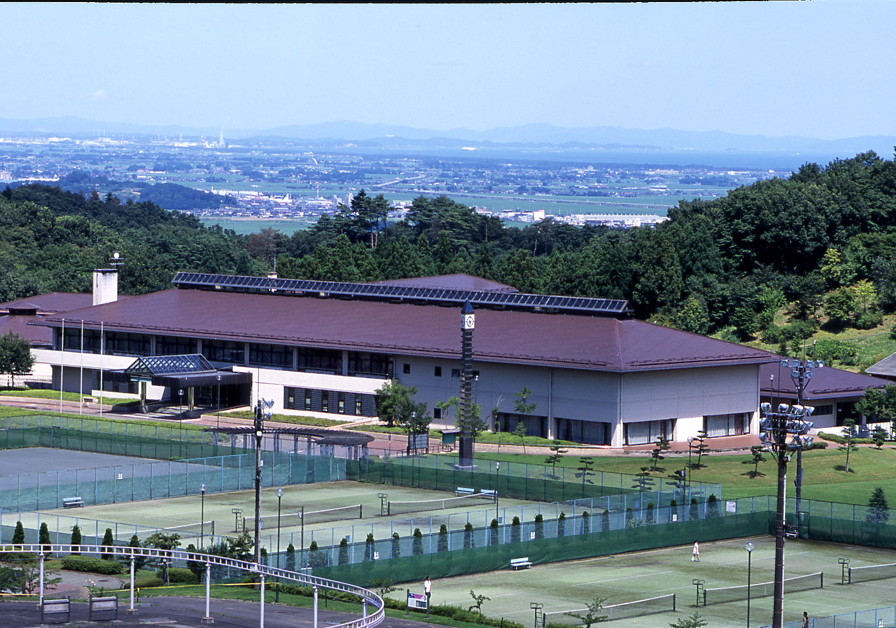 緑豊かなグリーンピアと大浴場でリフレッシュ