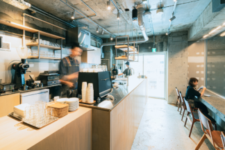 カフェのカウンタースペース